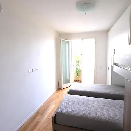 Wave Village Piano Terra Piazza Trieste Apartmán